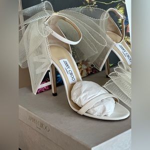 AVELINE 100 Jimmy Choos